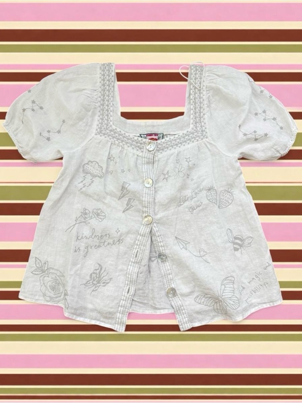 Johnny Was White Embroidered Cotton
Top Size M Whimsical Motifs & Phrases